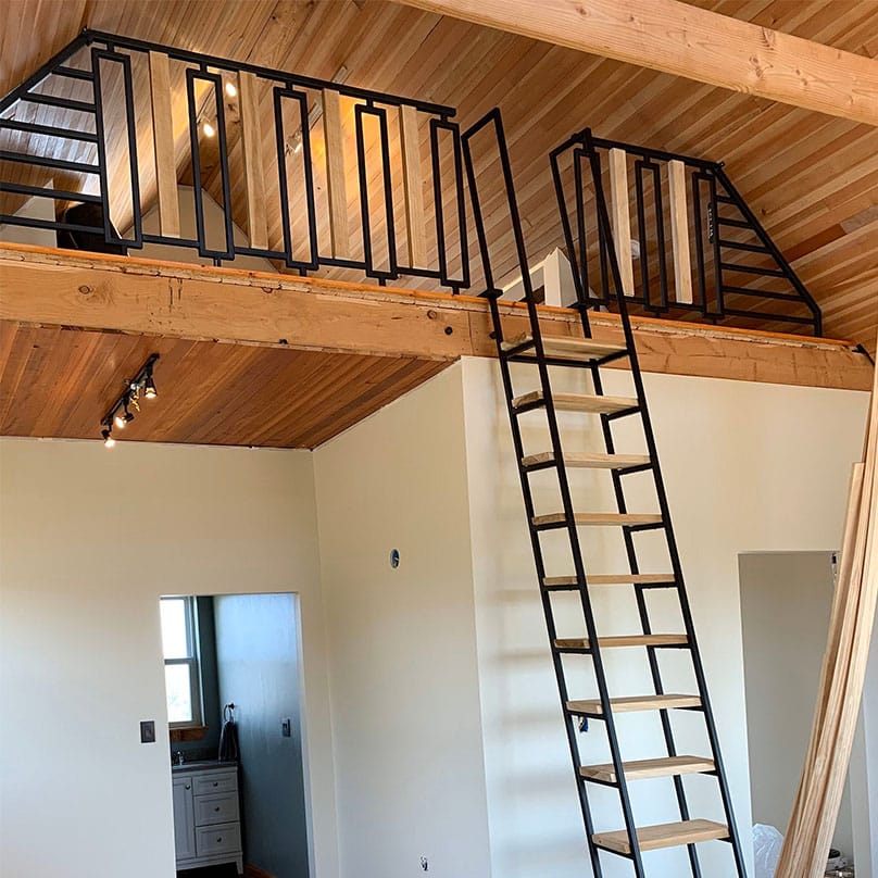 Retractable loft deals stairs with handrail